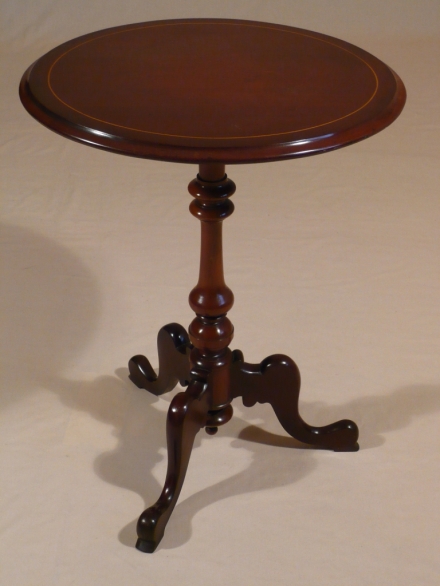 VICTORIAN ANTIQUE SIDE TABLE