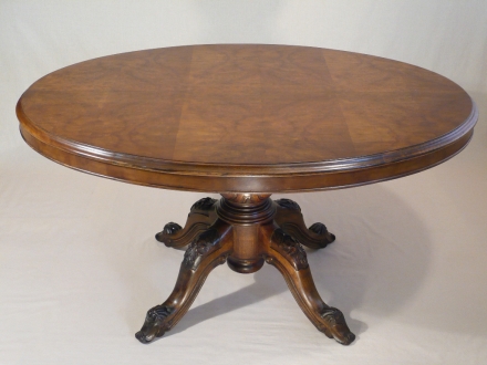 ANTIQUE STYLE - VICTORIAN STYLE BREAKFAST TABLE