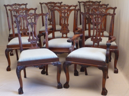 ANTIQUE STYLE - A SET OF 10 CHIPPENDALE STYLE CHAIRS