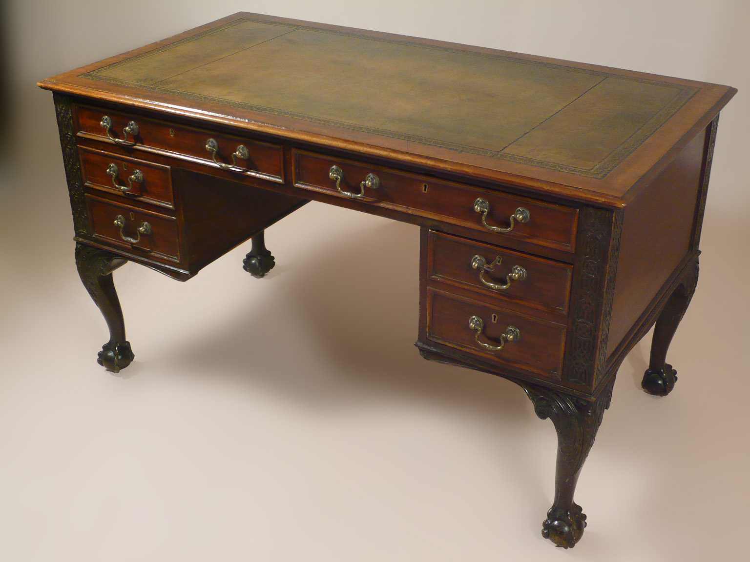 ANTIQUE - GEORGE II STYLE WRITING TABLE